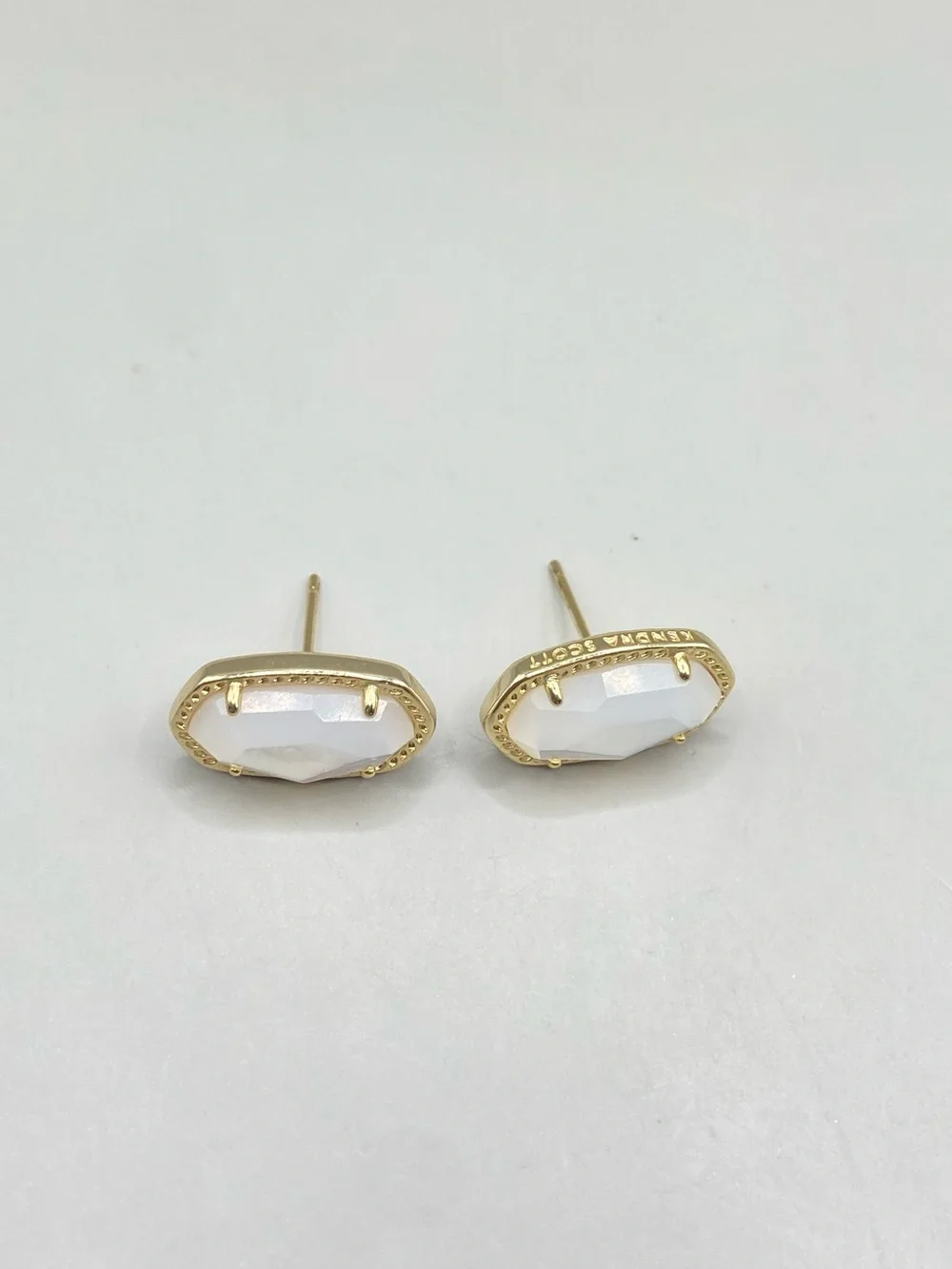 Kendra Scott Mother of Pearl Ellie Stud